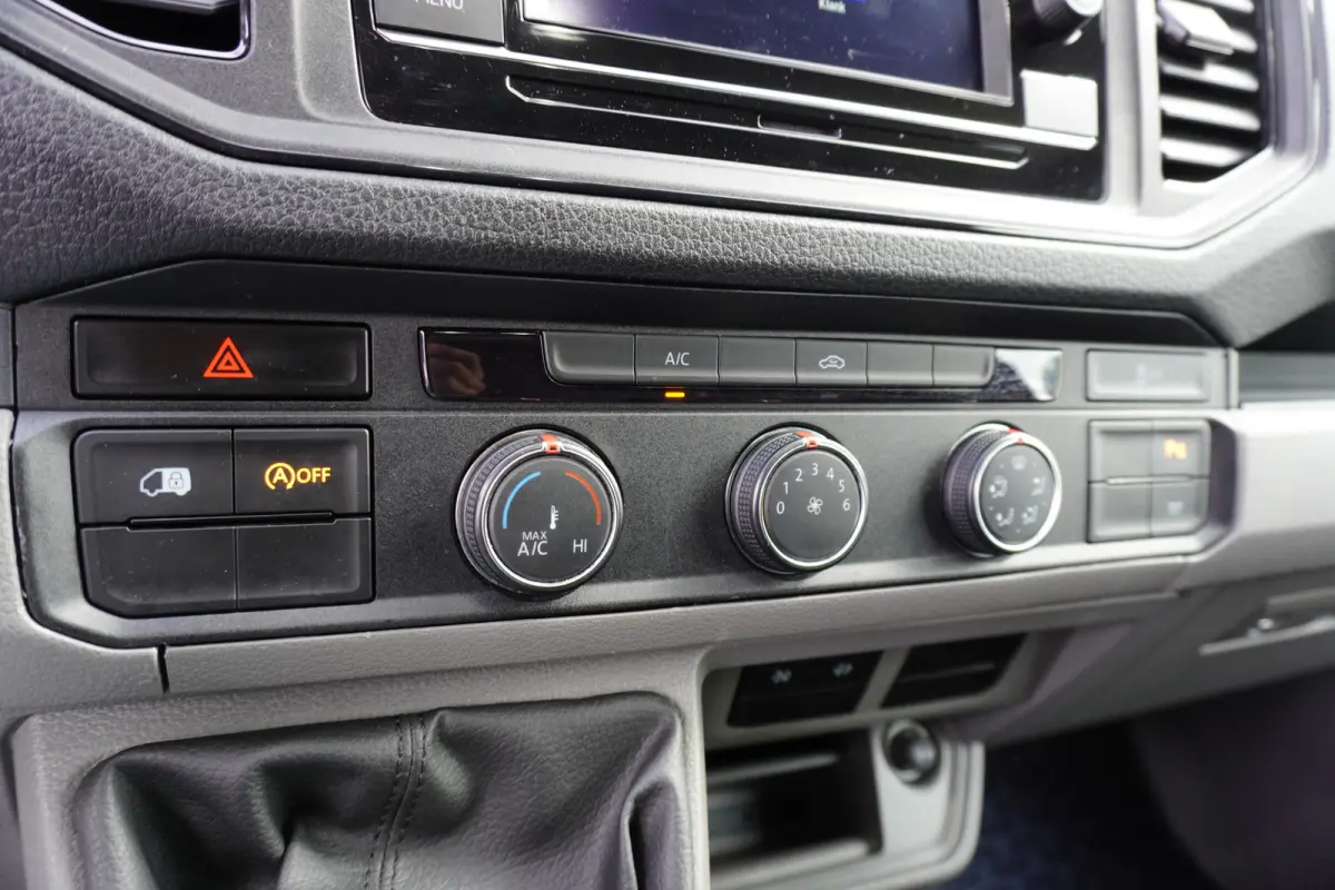 140pk L3H3/L2H2 Apple carplay Camera Parkeersensoren Airco 2-Zits