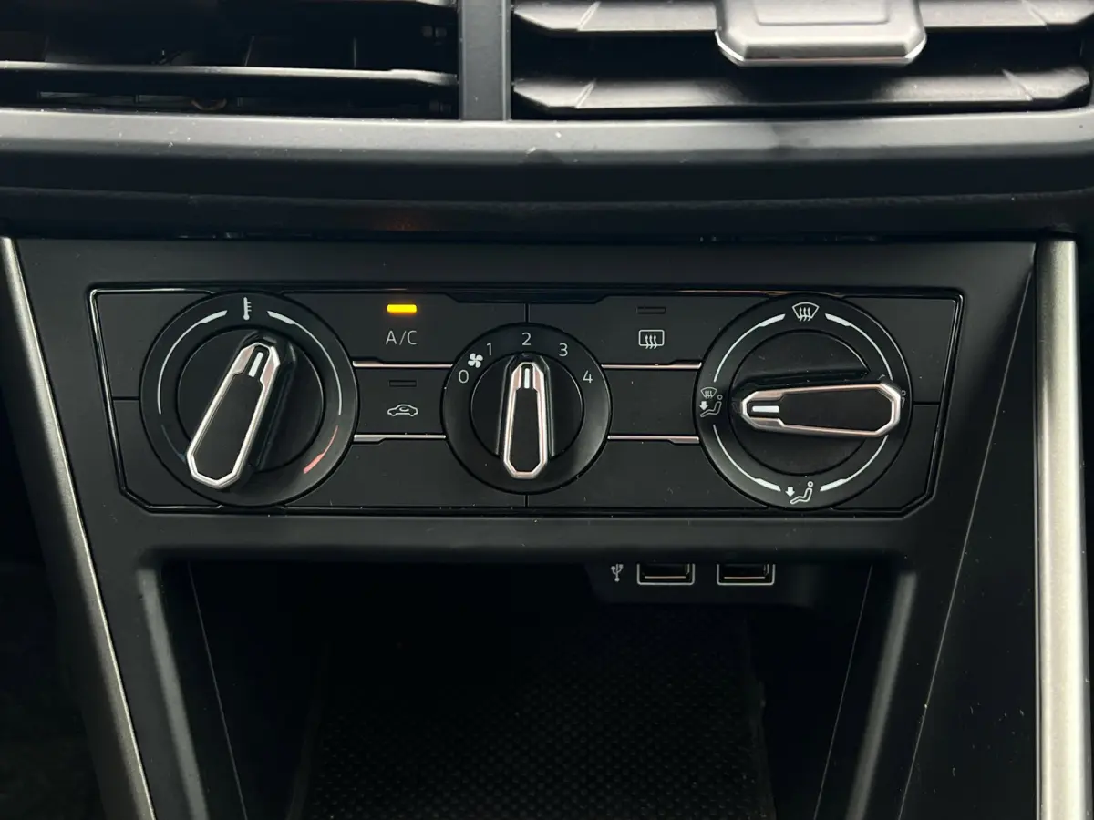 1.6TDI|Carplay|Navi|ACC|Bluetooth|PDC|DAB+