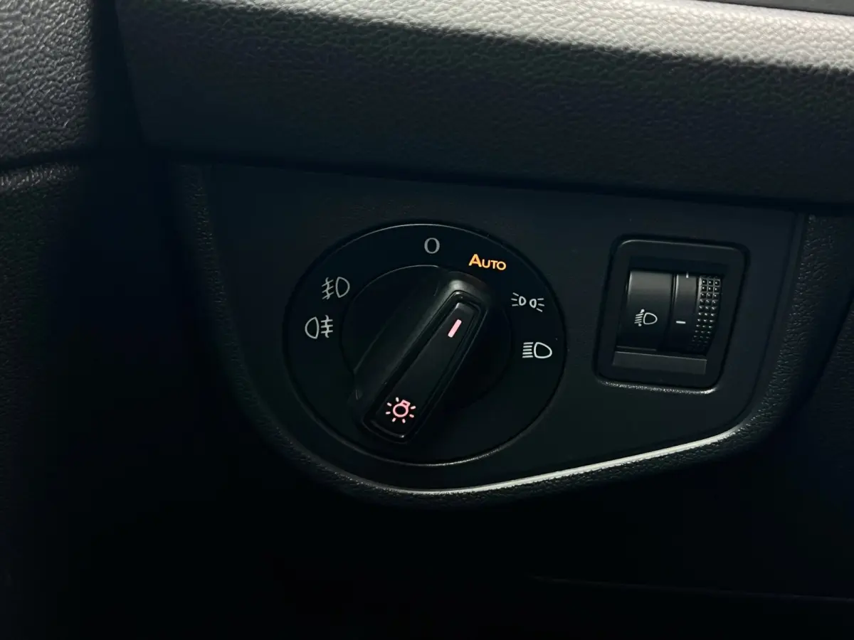 1.6TDI|Carplay|Navi|ACC|Bluetooth|PDC|DAB+
