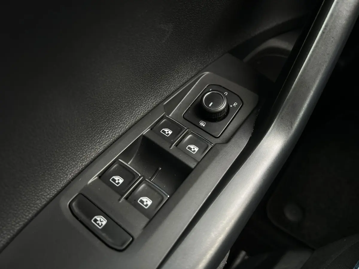 1.6TDI|Carplay|Navi|ACC|Bluetooth|PDC|DAB+