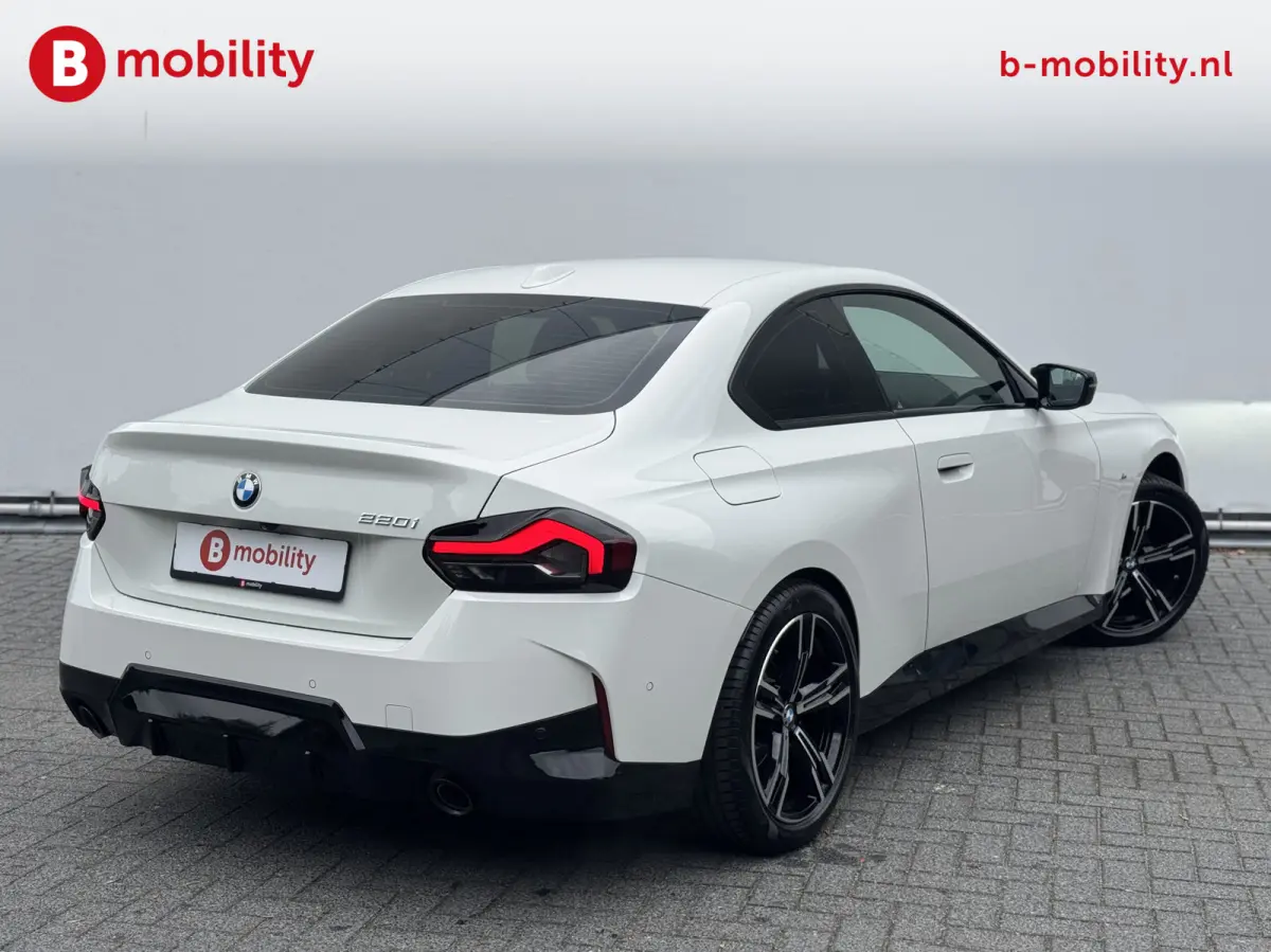 220i High Executive M-Sport LCI Widescreen NL Auto! | Achteruitrijcamera | DAB | Cruise Control | Apple CarPlay