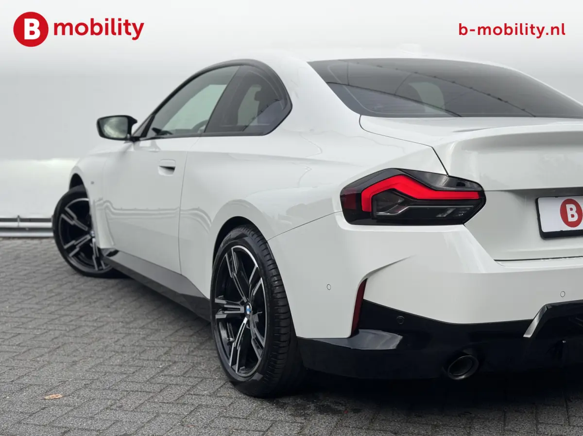 220i High Executive M-Sport LCI Widescreen NL Auto! | Achteruitrijcamera | DAB | Cruise Control | Apple CarPlay