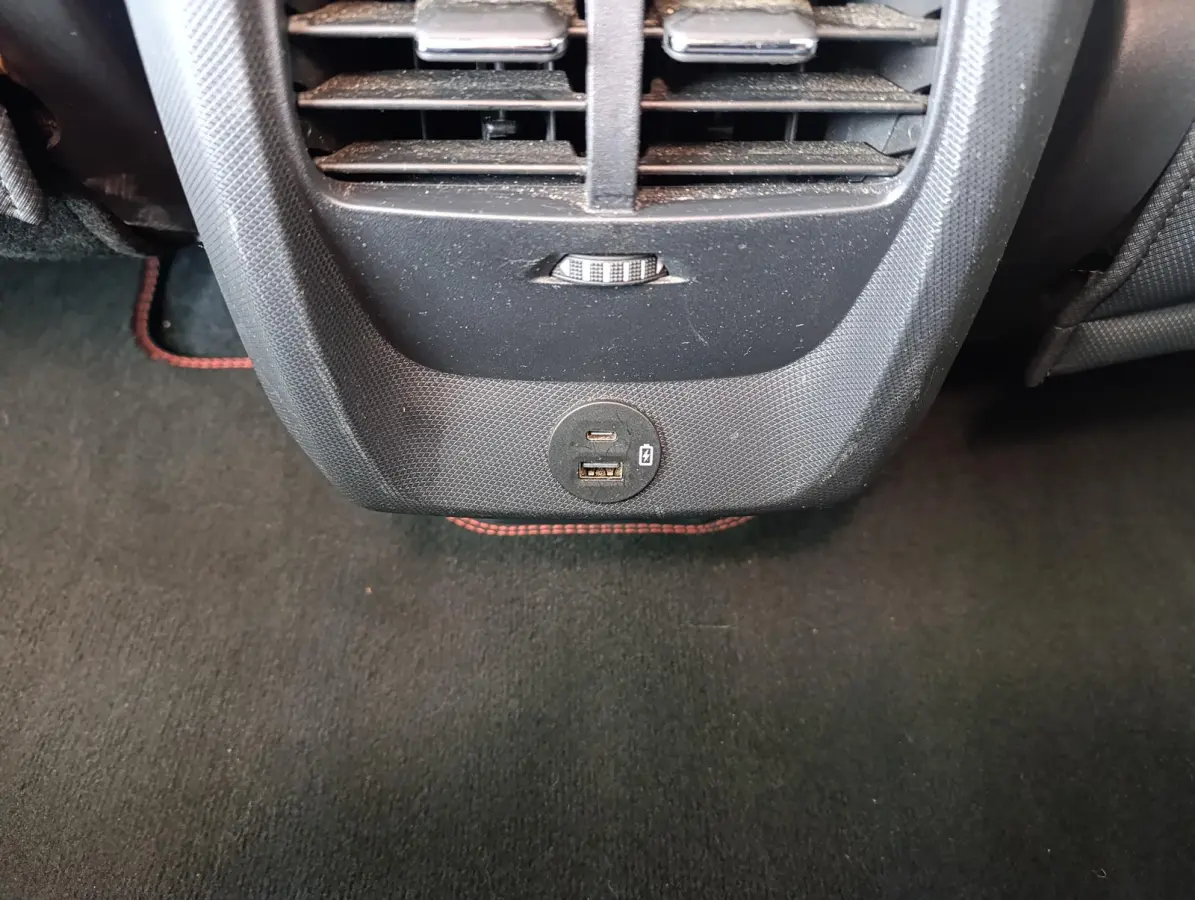 Extended AWD 98 kWh | Adaptieve Cruise | Elek. stoel | Memory | Camera | PDC V+A | 19" LMV | Dealeronderhouden