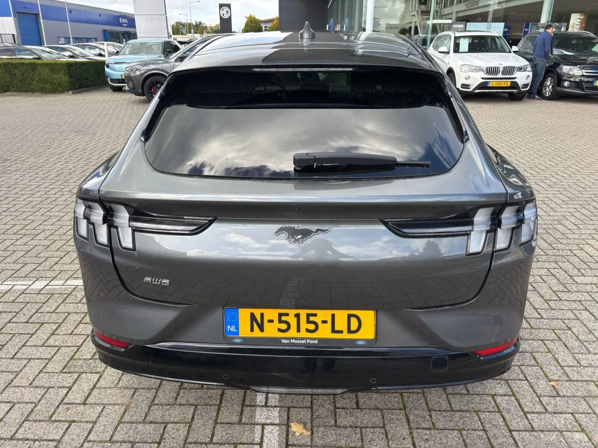 Extended AWD 98 kWh | Adaptieve Cruise | Elek. stoel | Memory | Camera | PDC V+A | 19" LMV | Dealeronderhouden