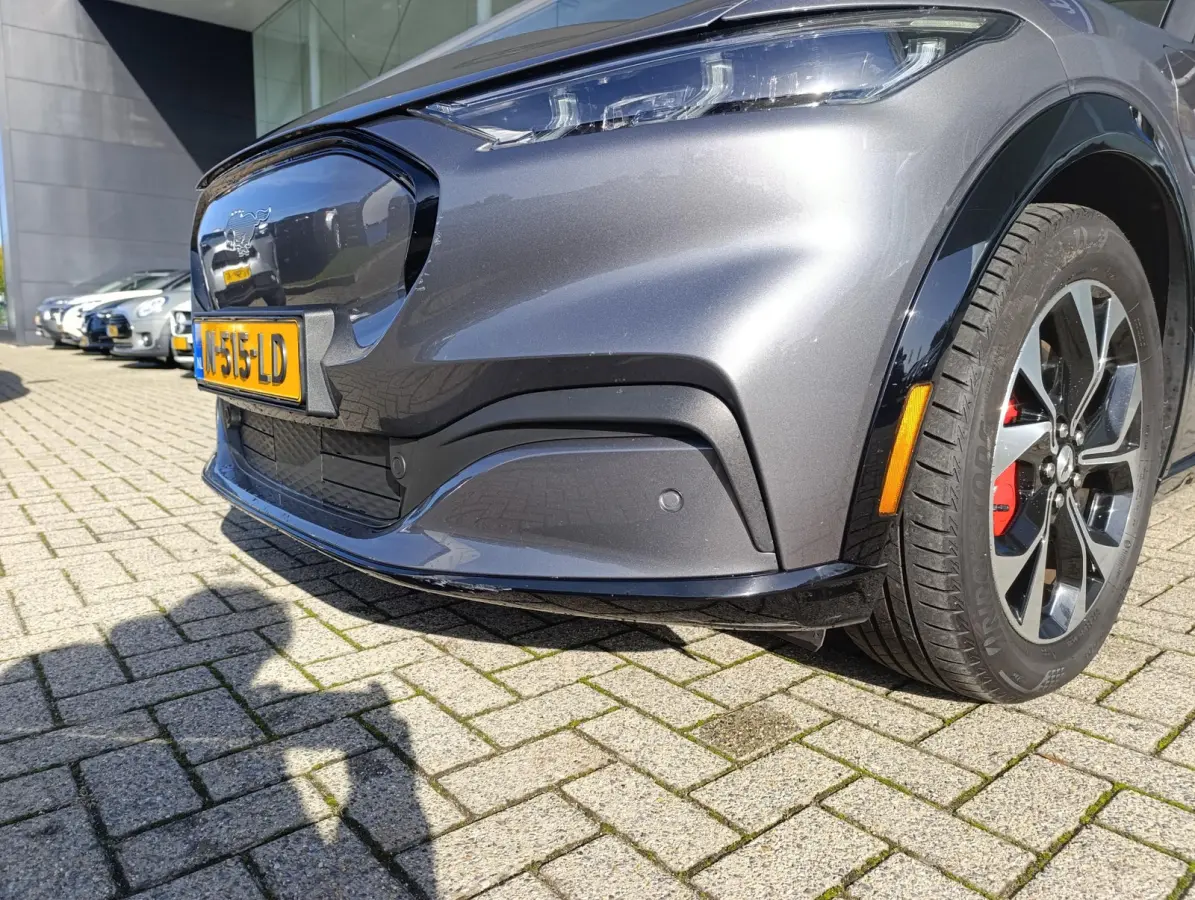 Extended AWD 98 kWh | Adaptieve Cruise | Elek. stoel | Memory | Camera | PDC V+A | 19" LMV | Dealeronderhouden