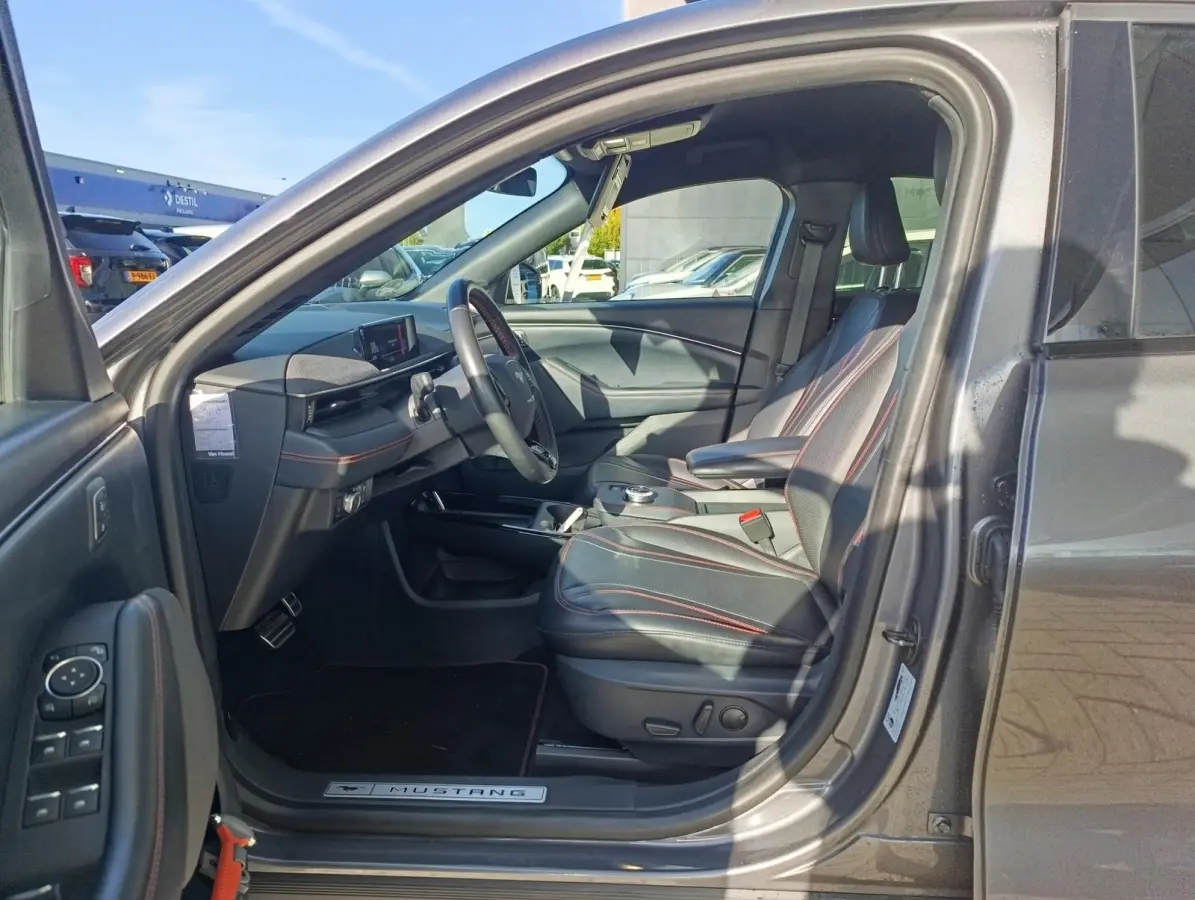Extended AWD 98 kWh | Adaptieve Cruise | Elek. stoel | Memory | Camera | PDC V+A | 19" LMV | Dealeronderhouden