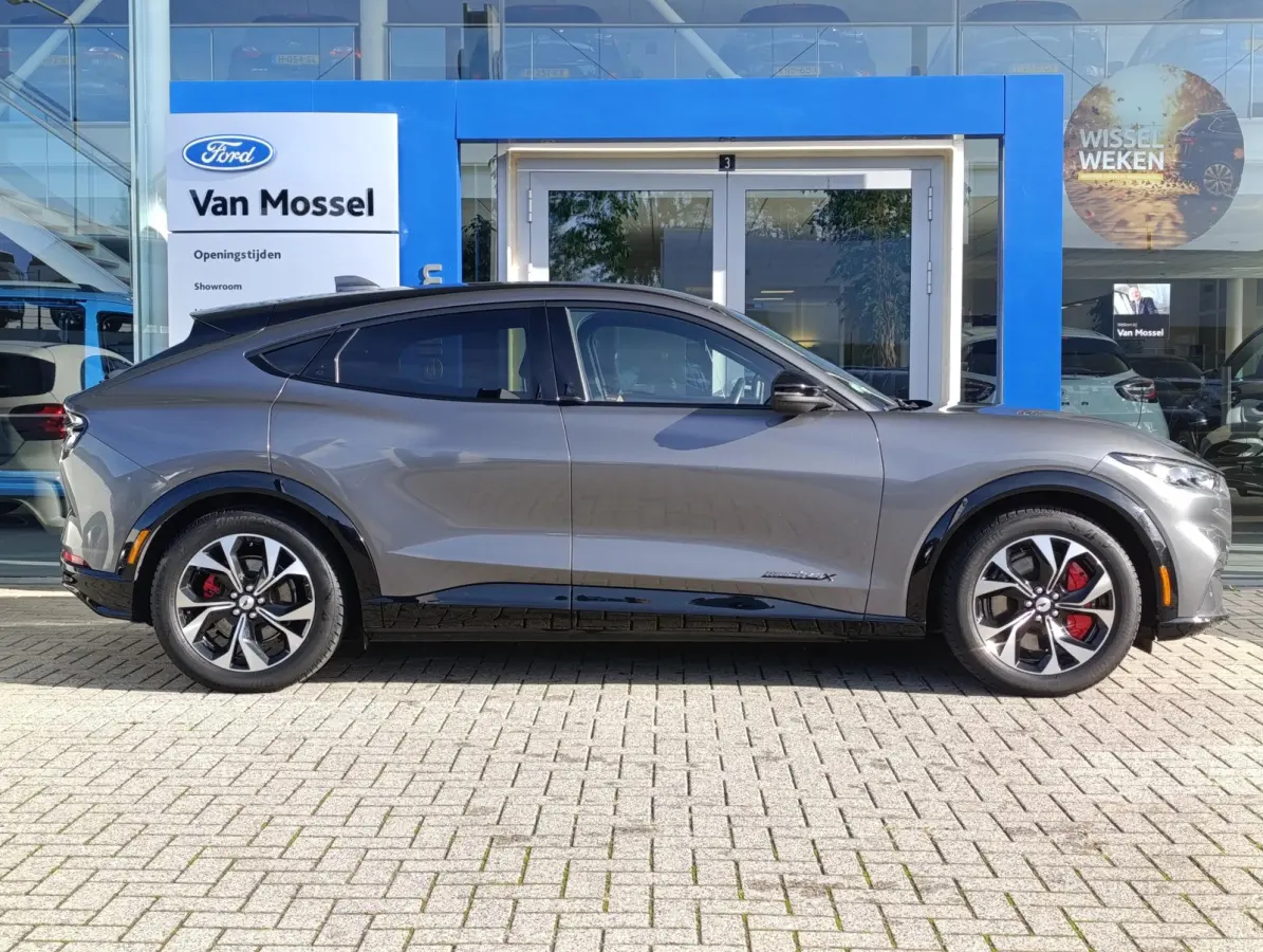 Extended AWD 98 kWh | Adaptieve Cruise | Elek. stoel | Memory | Camera | PDC V+A | 19" LMV | Dealeronderhouden