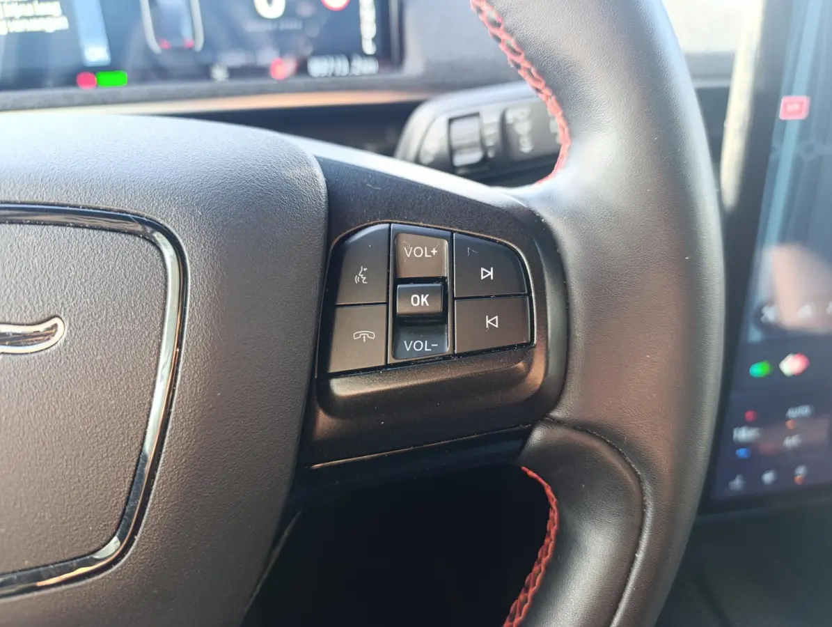 Extended AWD 98 kWh | Adaptieve Cruise | Elek. stoel | Memory | Camera | PDC V+A | 19" LMV | Dealeronderhouden