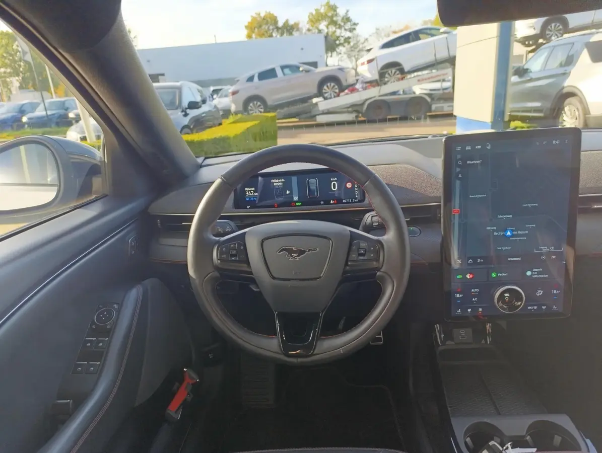Extended AWD 98 kWh | Adaptieve Cruise | Elek. stoel | Memory | Camera | PDC V+A | 19" LMV | Dealeronderhouden