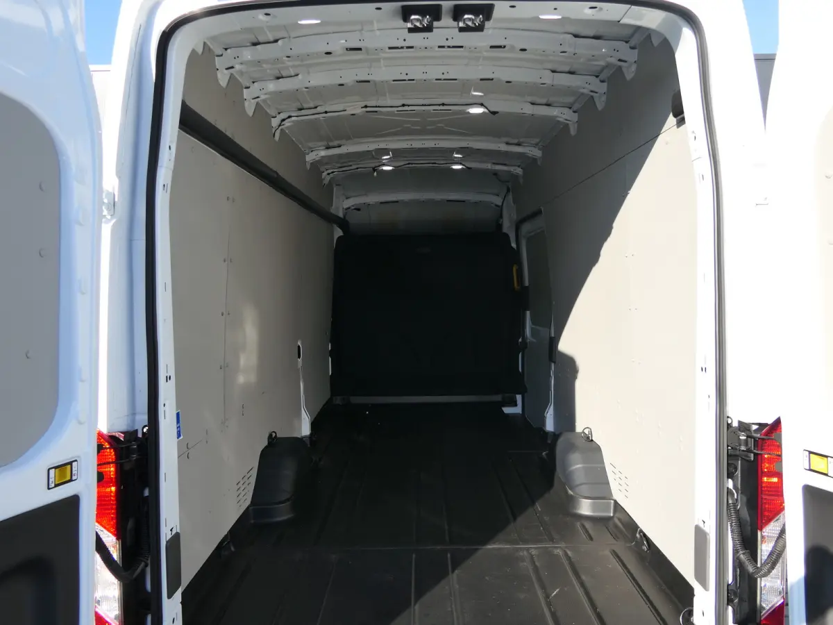 350 2.0 TDCI L4H3 Trend RWD | Achterwielaandrijving | Navigatie | Stoelverwarming | CarPlay/Android Auto | Cruise Control | Elek. Stoel