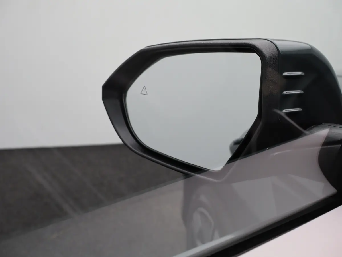 Premium 65.4 kWh | Wit leder | 360 camera | Elektrische bedienbare voorstoelen | | Achterruitverwarming | Achterstoelen verwarmd | Achteruitrijcamera
