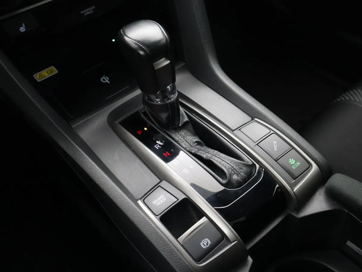 1.5 i-VTEC 182 PK SPORT PLUS AUT. + PANORAMA | SPORTUITLAAT | CARPLAY | ADAPTIVE CRUISE | CAMERA | STOELVERW.