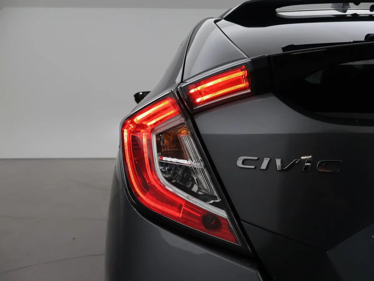 1.5 i-VTEC 182 PK SPORT PLUS AUT. + PANORAMA | SPORTUITLAAT | CARPLAY | ADAPTIVE CRUISE | CAMERA | STOELVERW.