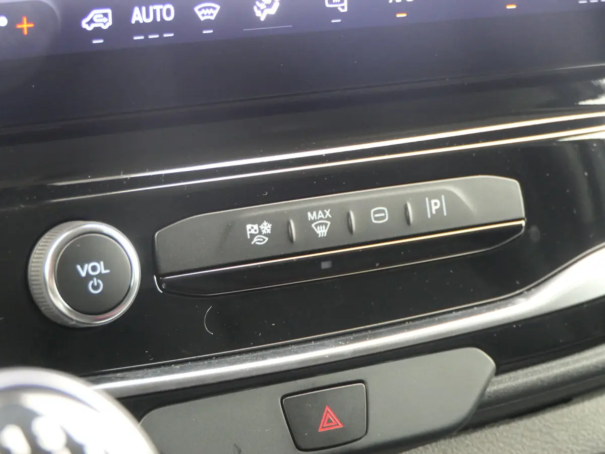 350 2.0 TDCI L4H3 Trend RWD | Trekhaak | Elek. Stoel | Navigatie | Stoelverwarming | Groot Scherm | CarPlay/Android Auto