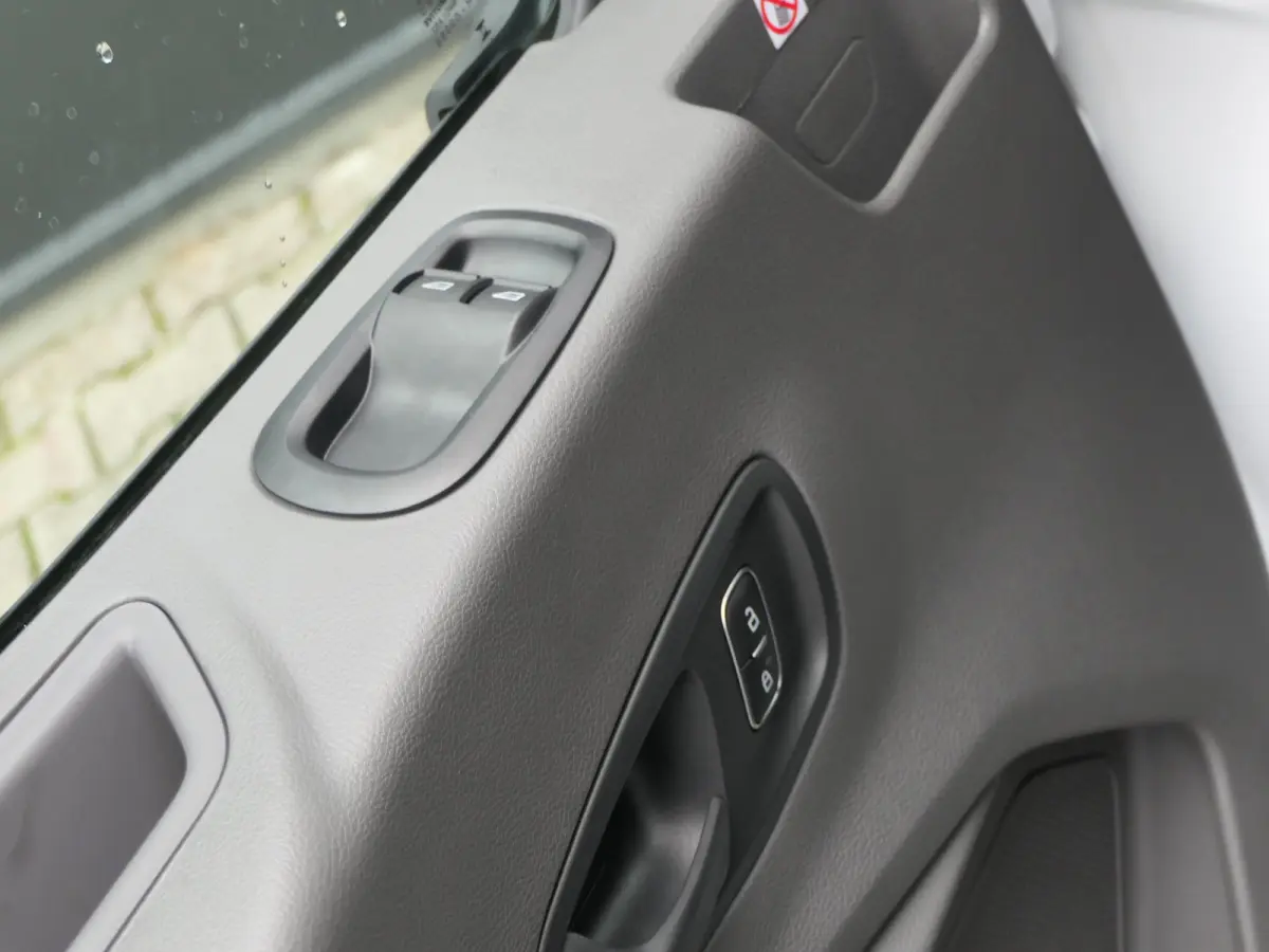 350 2.0 TDCI L4H3 Trend RWD | Trekhaak | Elek. Stoel | Navigatie | Stoelverwarming | Groot Scherm | CarPlay/Android Auto