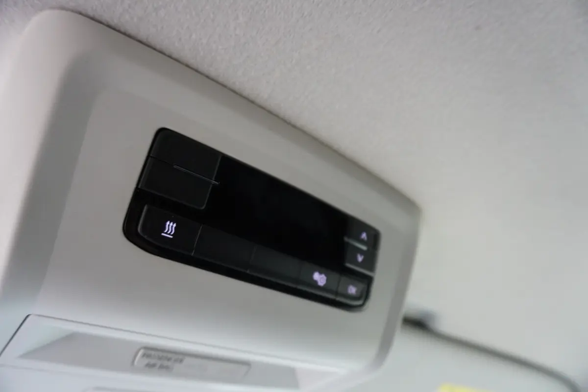150pk Automaat 2x Schuifdeur ACC Cruise control Apple Carplay Camera Parkeersensoren Standkachel