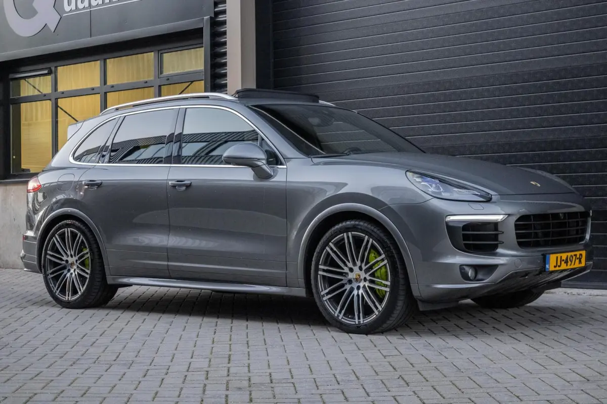 3.0 S E-Hybrid | PANO | BOSE | CARBON | 360 CAMERA |