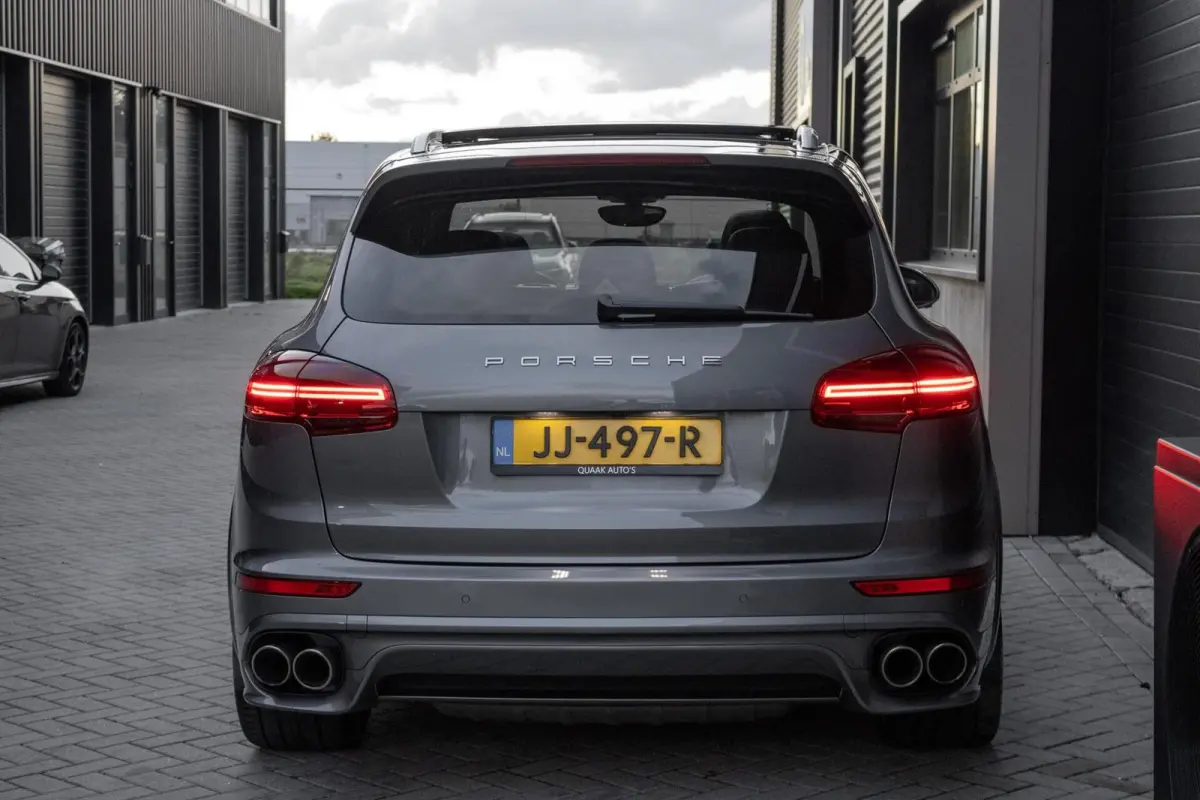 3.0 S E-Hybrid | PANO | BOSE | CARBON | 360 CAMERA |