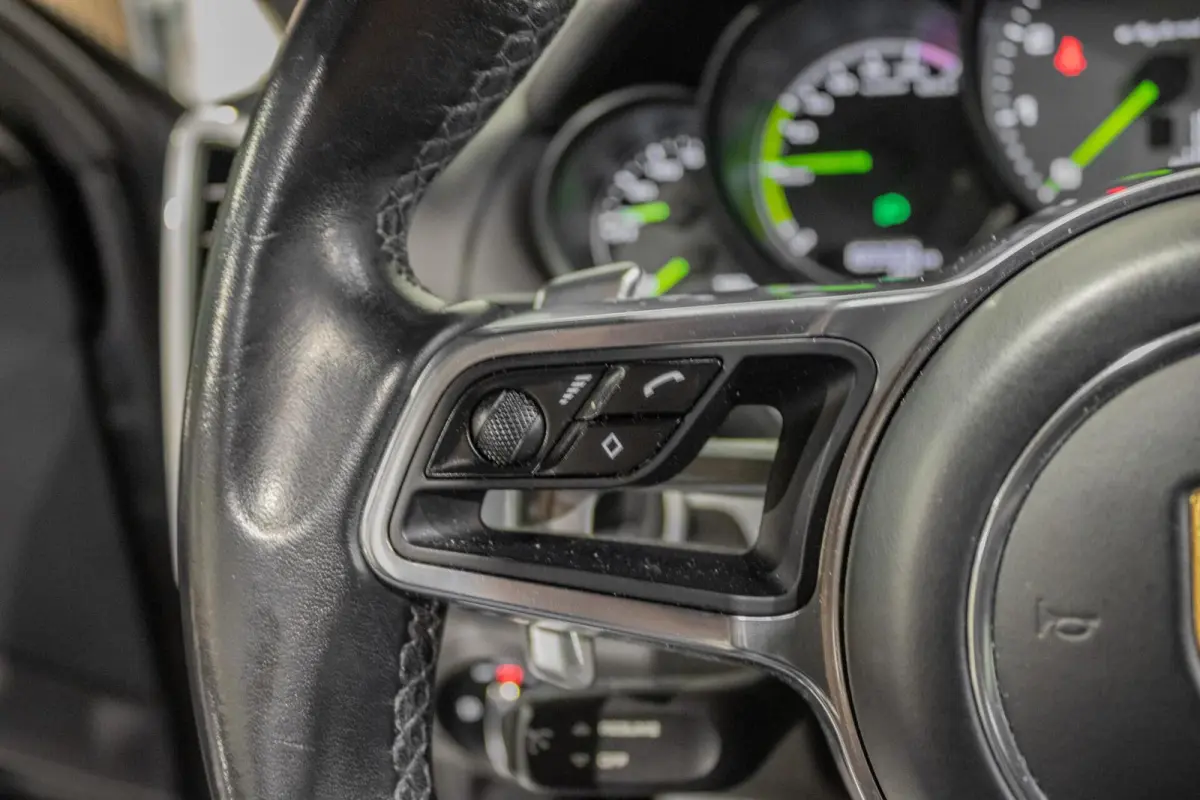 3.0 S E-Hybrid | PANO | BOSE | CARBON | 360 CAMERA |
