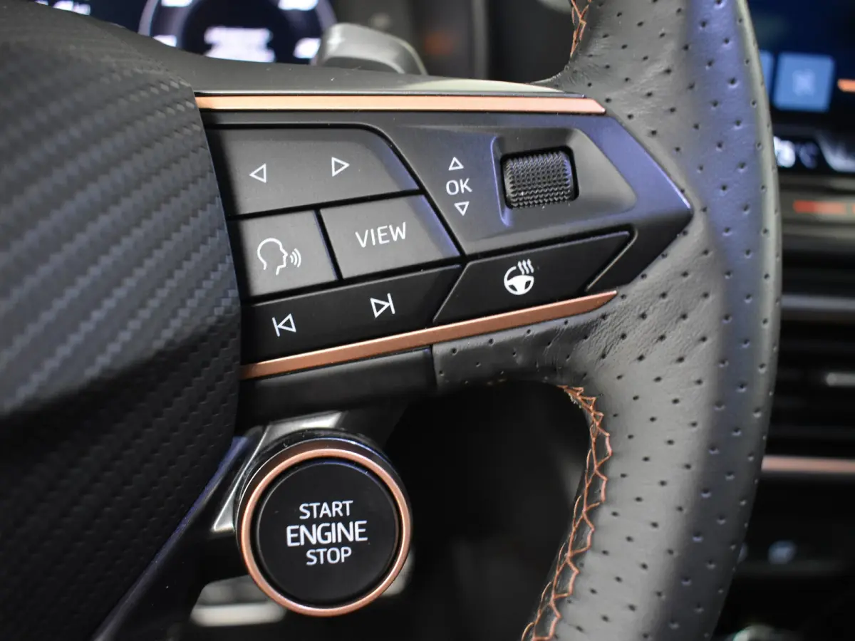 1.5 TSI e-Hybrid 272PK VZ Performance | Sennheiser geluidssysteem | Elektrisch verstelb. voorstoelen | Navigatie | Panoramadak | Lederen bekleding | 19" LMV