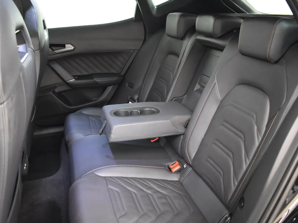 1.5 TSI e-Hybrid 272PK VZ Performance | Sennheiser geluidssysteem | Elektrisch verstelb. voorstoelen | Navigatie | Panoramadak | Lederen bekleding | 19" LMV
