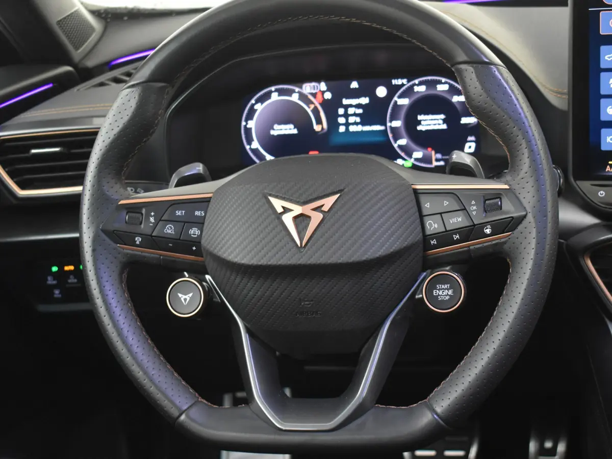 1.5 TSI e-Hybrid 272PK VZ Performance | Sennheiser geluidssysteem | Elektrisch verstelb. voorstoelen | Navigatie | Panoramadak | Lederen bekleding | 19" LMV