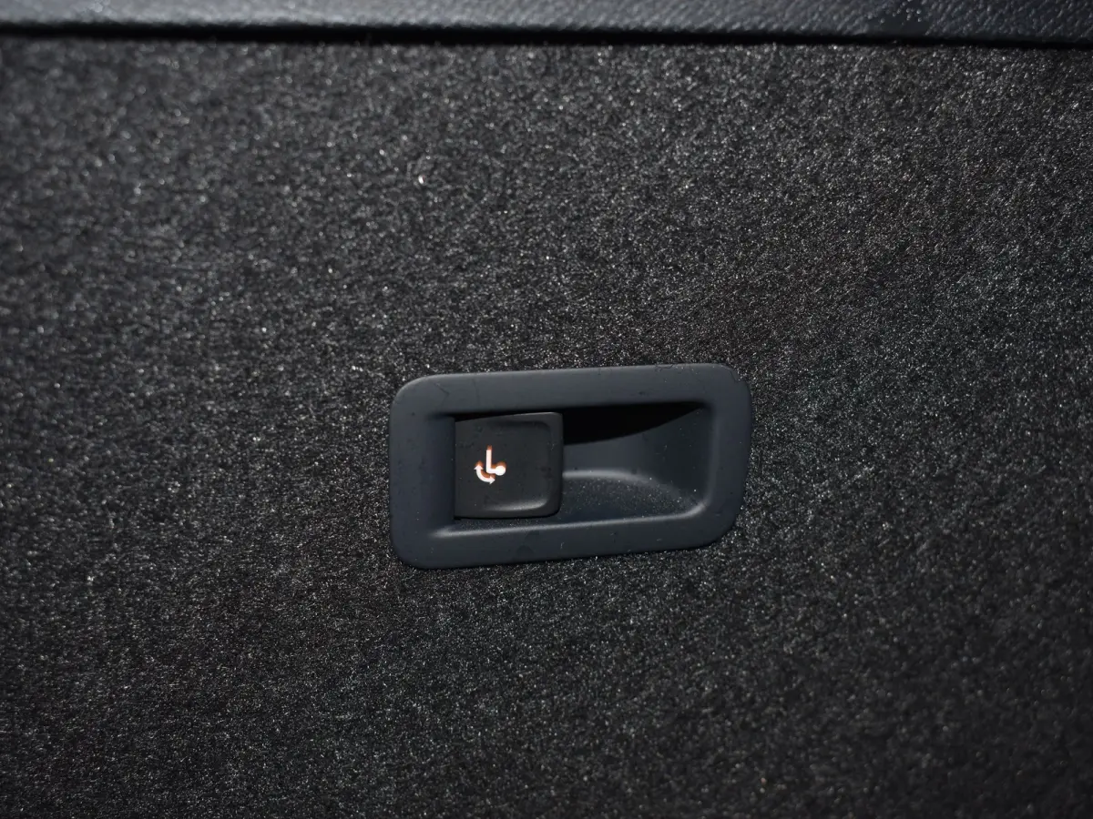 1.5 TSI e-Hybrid 272PK VZ Performance | Sennheiser geluidssysteem | Elektrisch verstelb. voorstoelen | Navigatie | Panoramadak | Lederen bekleding | 19" LMV