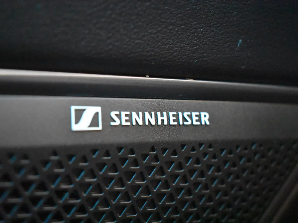 1.5 TSI e-Hybrid 272PK VZ Performance | Sennheiser geluidssysteem | Elektrisch verstelb. voorstoelen | Navigatie | Panoramadak | Lederen bekleding | 19" LMV
