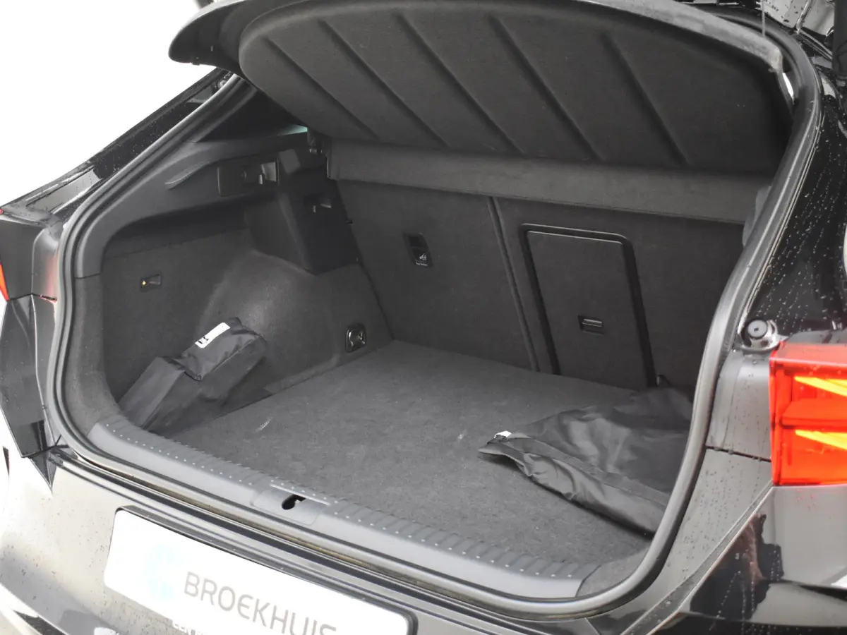 1.5 TSI e-Hybrid 272PK VZ Performance | Sennheiser geluidssysteem | Elektrisch verstelb. voorstoelen | Navigatie | Panoramadak | Lederen bekleding | 19" LMV
