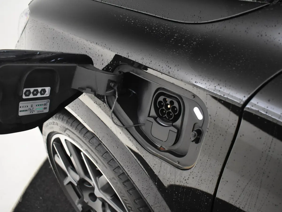 1.5 TSI e-Hybrid 272PK VZ Performance | Sennheiser geluidssysteem | Elektrisch verstelb. voorstoelen | Navigatie | Panoramadak | Lederen bekleding | 19" LMV