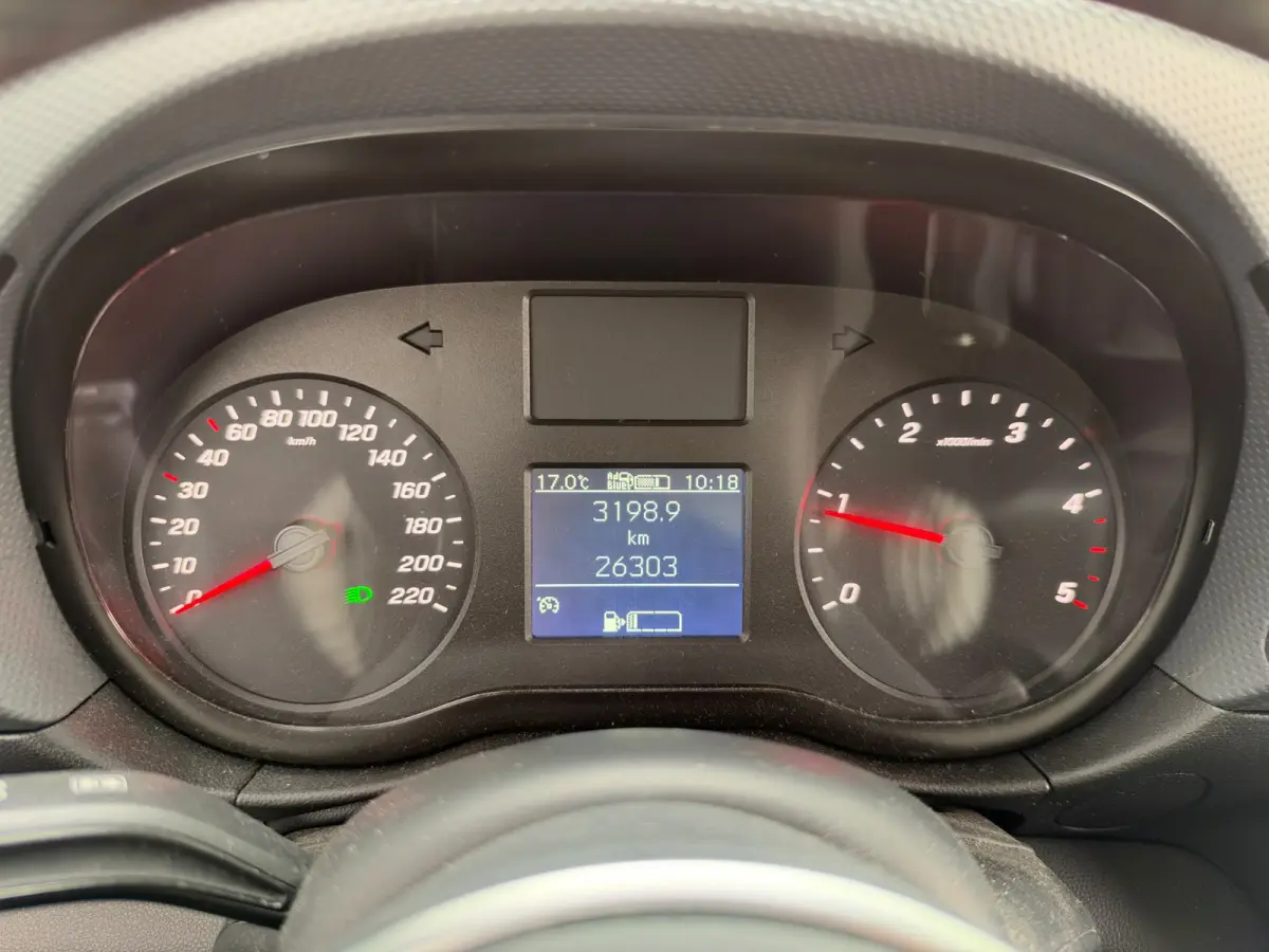 110 CDI L1 Base | Apple Carplay | Cruise | Airco | Nieuwstaat!