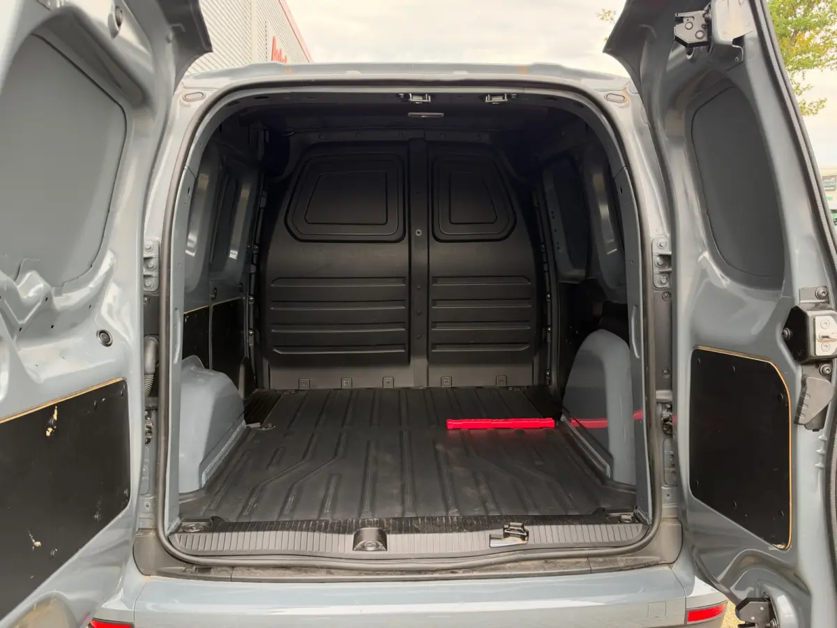 110 CDI L1 Base | Apple Carplay | Cruise | Airco | Nieuwstaat!