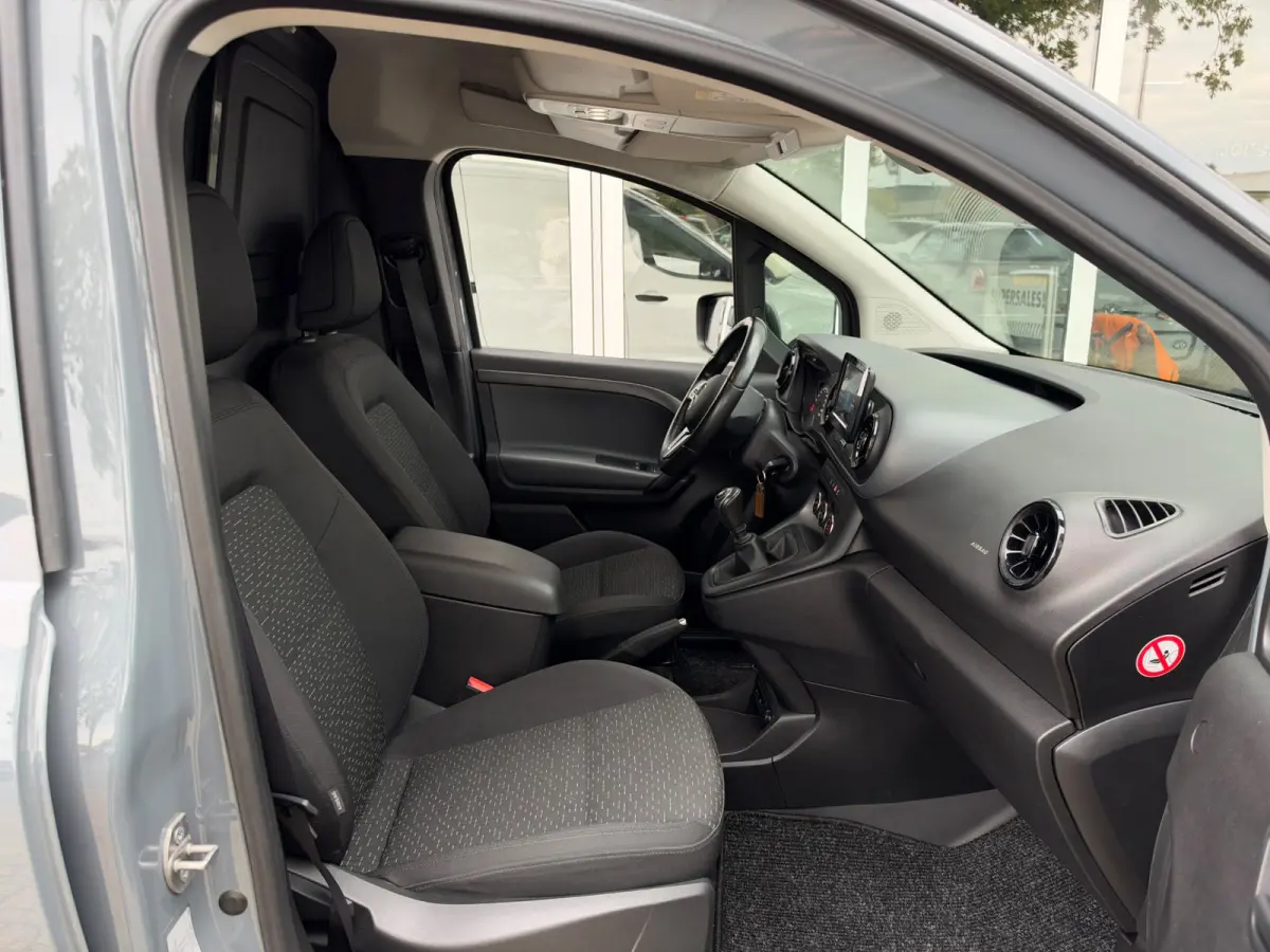110 CDI L1 Base | Apple Carplay | Cruise | Airco | Nieuwstaat!