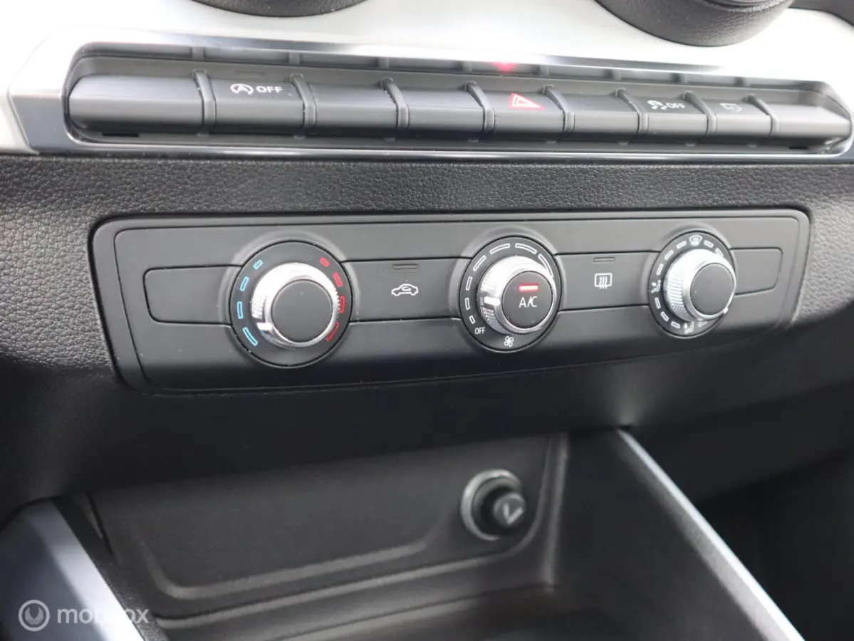30 TFSI Airco Bluetooth Parkeersensoren 17 inch