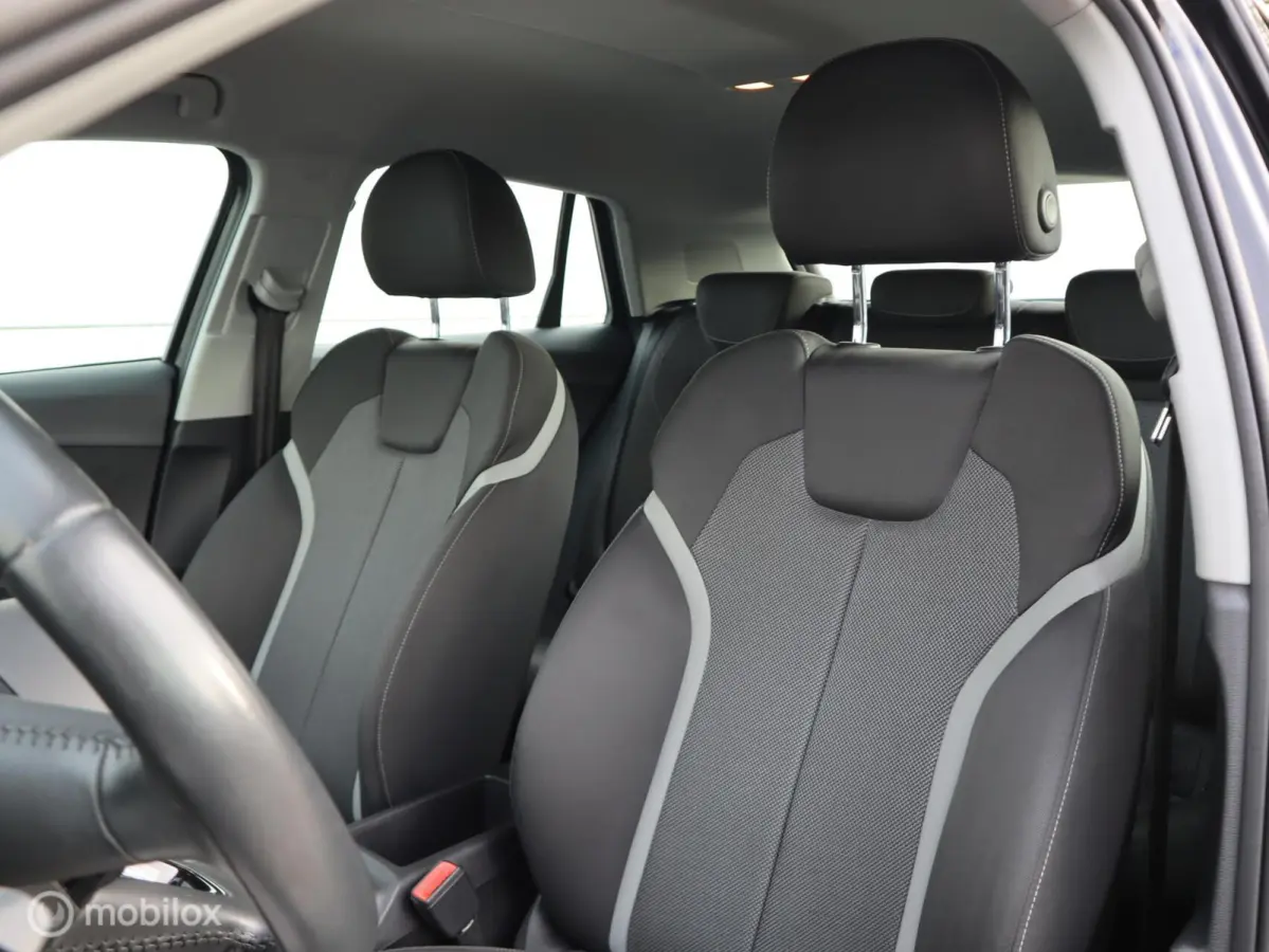 30 TFSI Airco Bluetooth Parkeersensoren 17 inch