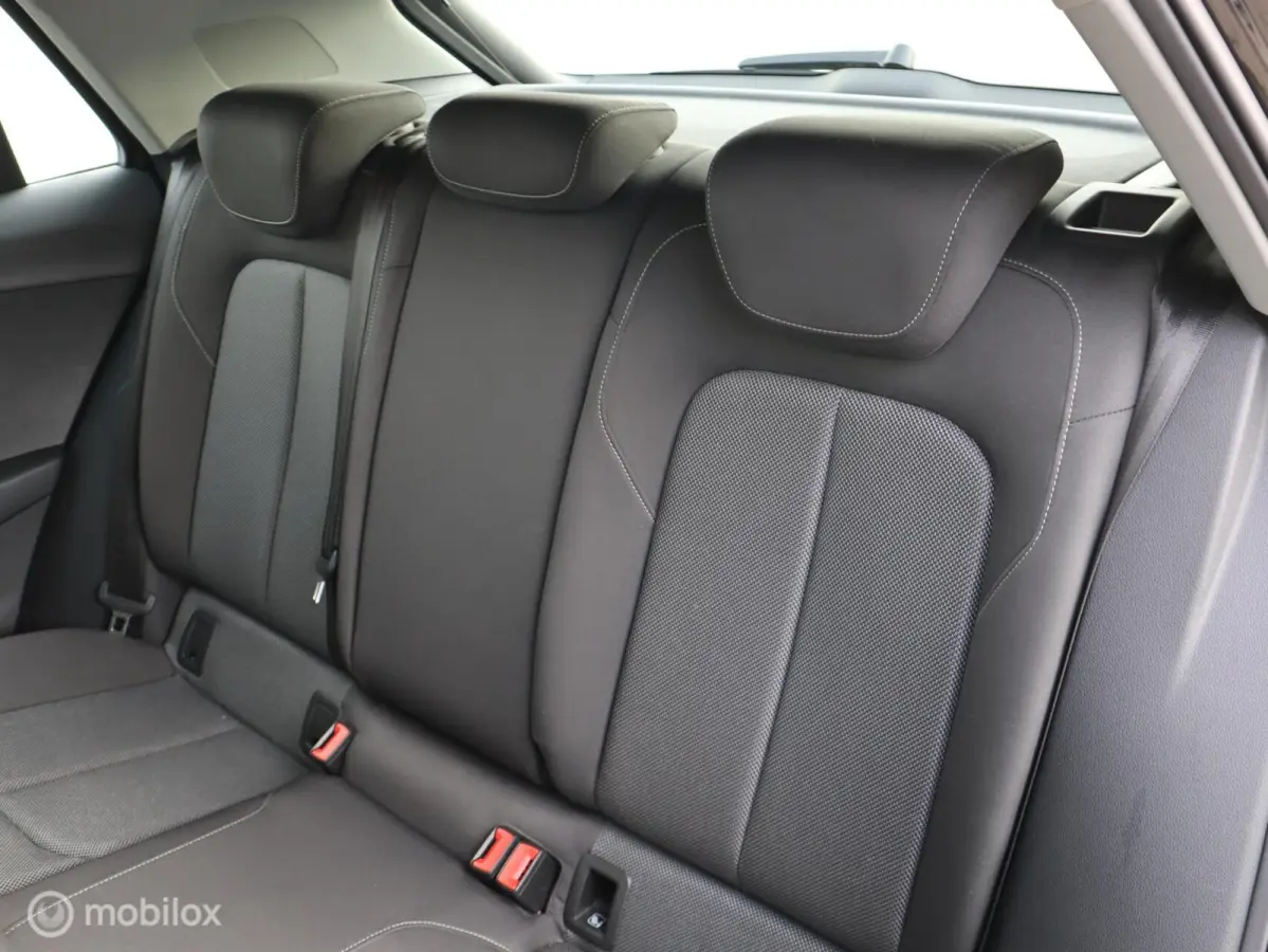30 TFSI Airco Bluetooth Parkeersensoren 17 inch