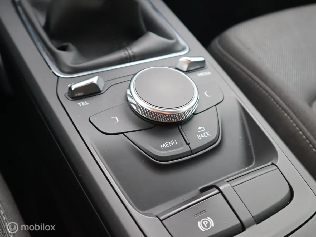 30 TFSI Airco Bluetooth Parkeersensoren 17 inch