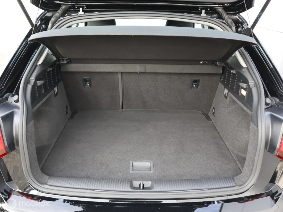 30 TFSI Airco Bluetooth Parkeersensoren 17 inch