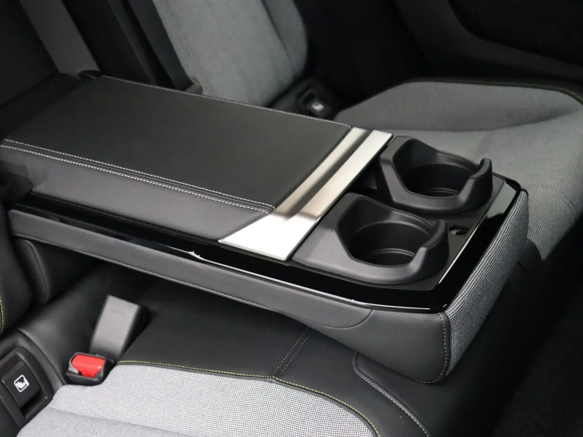 EV87 long range techno | Vijf jaar garantie | Active driver assist | Harman Kardon | Panoramisch dak |