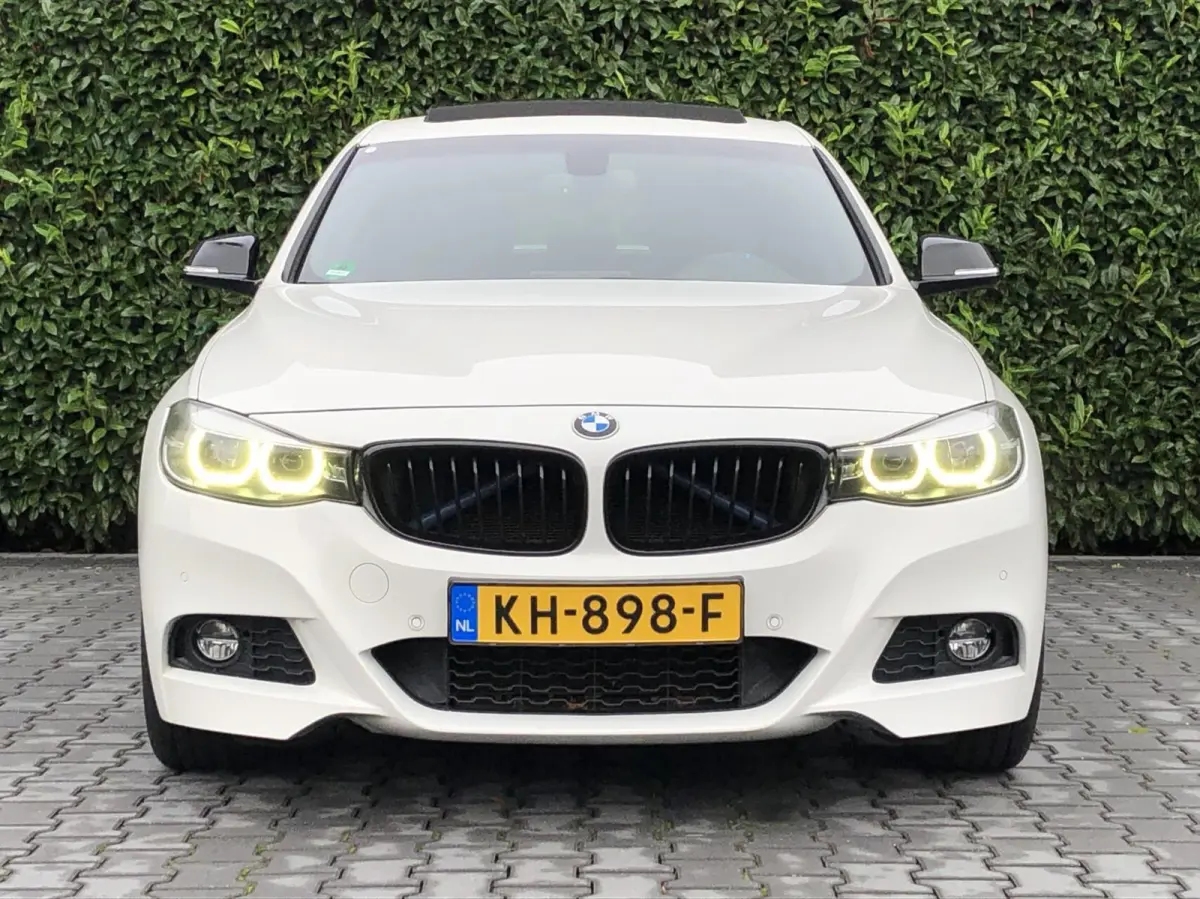 320i Centennial High Executive, NL AUTO, NAP, FACELIFT, M-SPORTPAKKET, PANORAMADAK, SPORTLEDER, 19INCH, CARPLAY