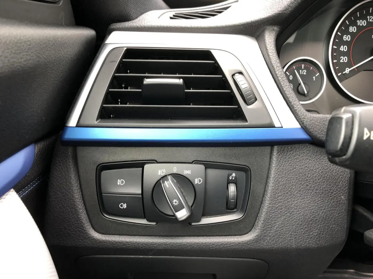 320i Centennial High Executive, NL AUTO, NAP, FACELIFT, M-SPORTPAKKET, PANORAMADAK, SPORTLEDER, 19INCH, CARPLAY