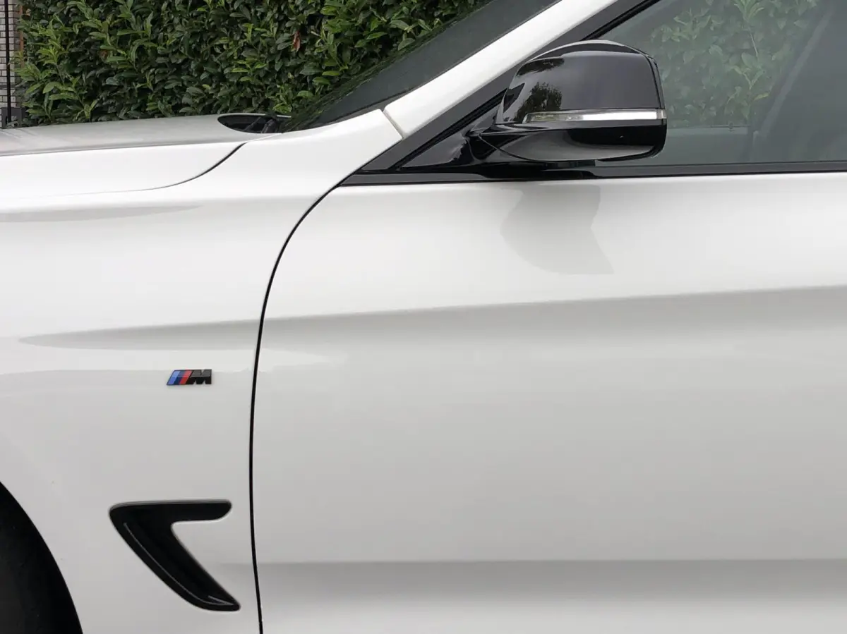 320i Centennial High Executive, NL AUTO, NAP, FACELIFT, M-SPORTPAKKET, PANORAMADAK, SPORTLEDER, 19INCH, CARPLAY