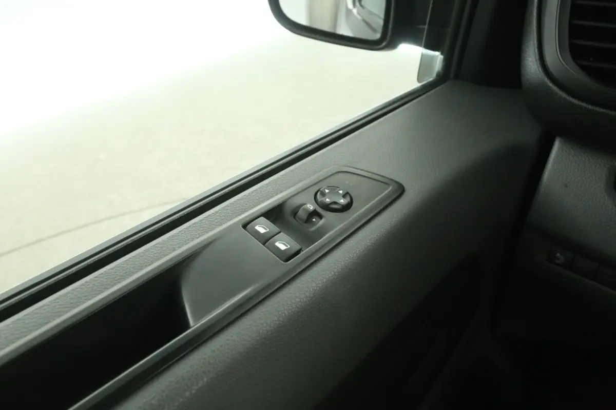 1.6 D-4D L2H1 | Airco | Cruise | 3 Zits | Imperiaal | Trekhaak | Parkeersens.