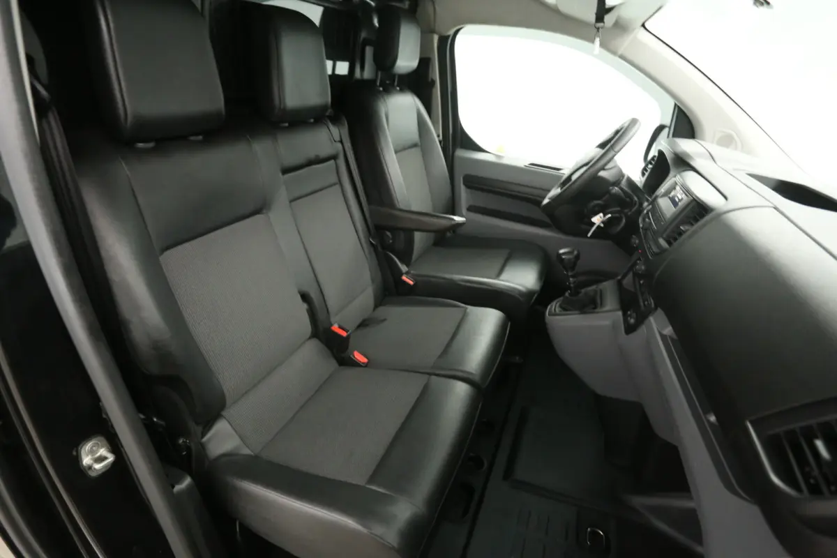 1.6 D-4D L2H1 | Airco | Cruise | 3 Zits | Imperiaal | Trekhaak | Parkeersens.