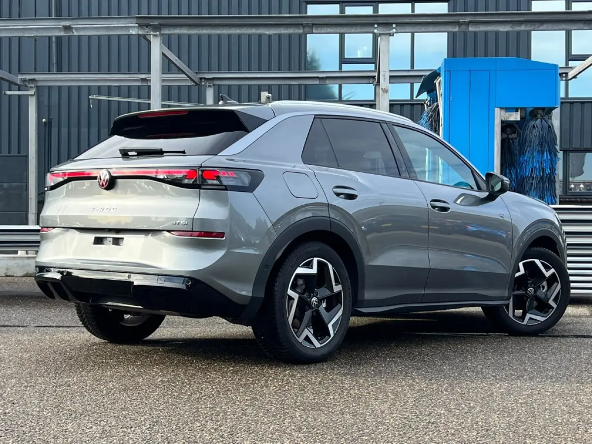 1.5 eTSI 150pk DSG R-Line | Navi | Trekhaak | Camera | Carplay