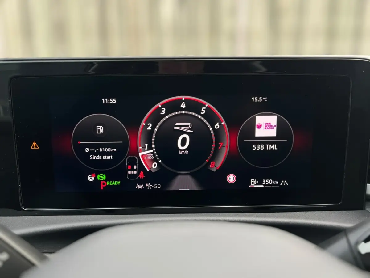 1.5 eTSI 150pk DSG R-Line | Navi | Trekhaak | Camera | Carplay