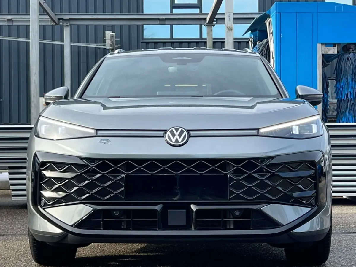 1.5 eTSI 150pk DSG R-Line | Navi | Trekhaak | Camera | Carplay