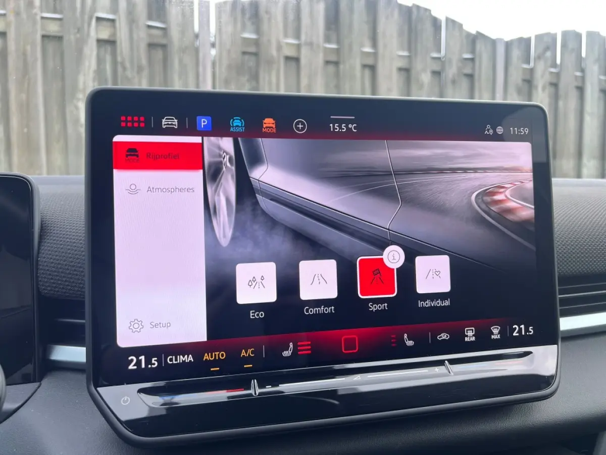 1.5 eTSI 150pk DSG R-Line | Navi | Trekhaak | Camera | Carplay