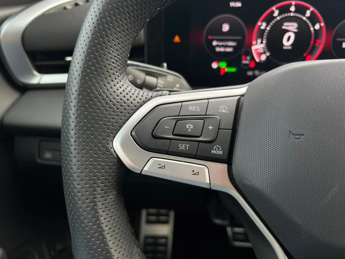 1.5 eTSI 150pk DSG R-Line | Navi | Trekhaak | Camera | Carplay