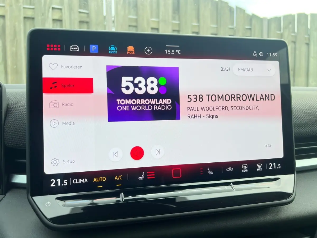 1.5 eTSI 150pk DSG R-Line | Navi | Trekhaak | Camera | Carplay